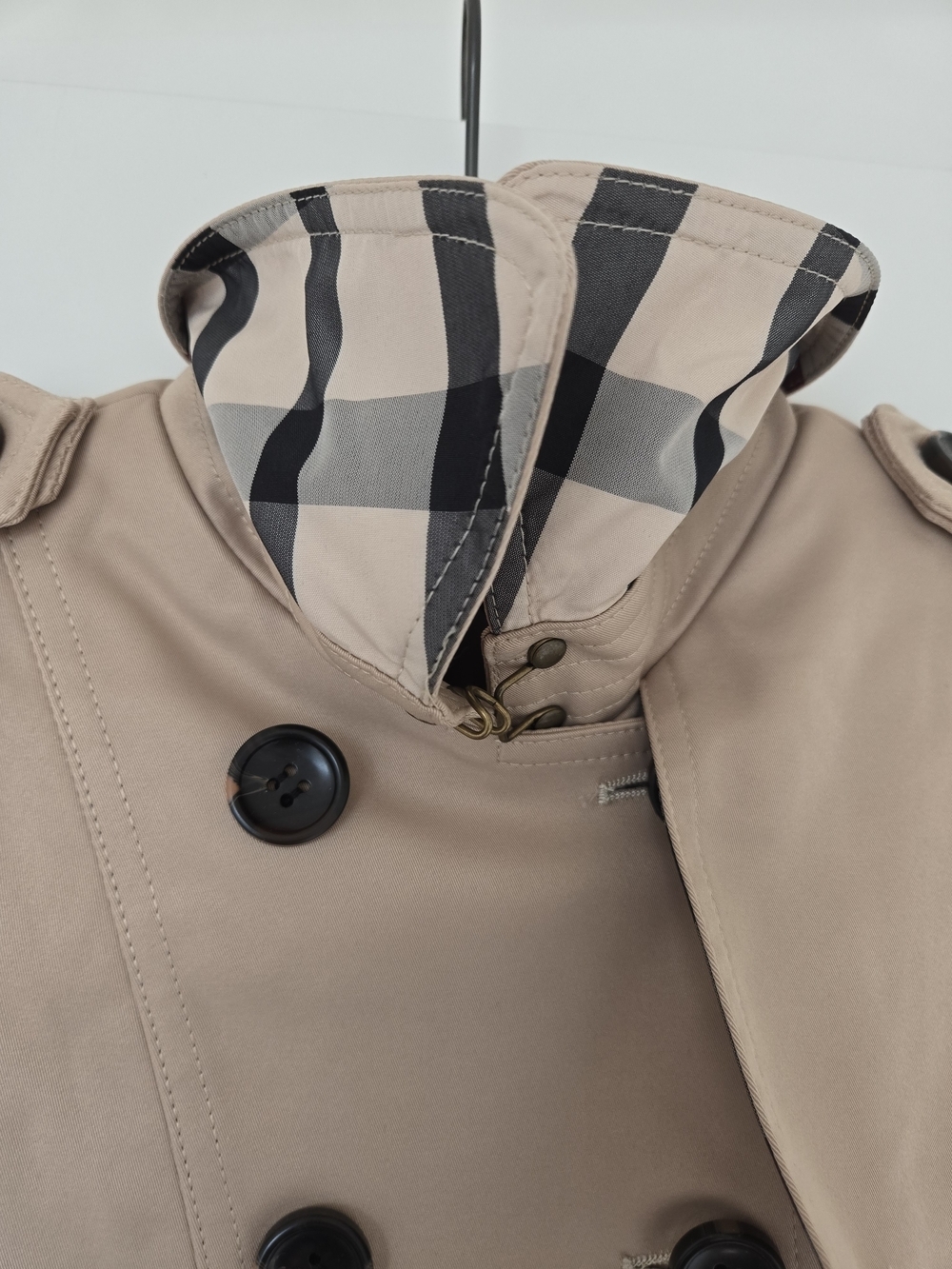 Classic Beige Double-Breasted Trench Coat Size Small – Brand New Belted Jacket - Picture 5 of 13